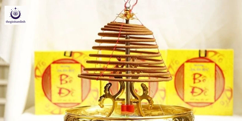 co-nen-cam-cay-thap-huong-vong-vao-bat-huong.jpg
